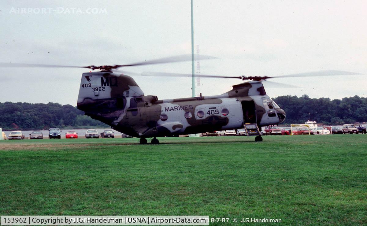 153962, Boeing Vertol CH-46E Sea Knight C/N 13767, ready for lift off at U.S. Naval Academy
