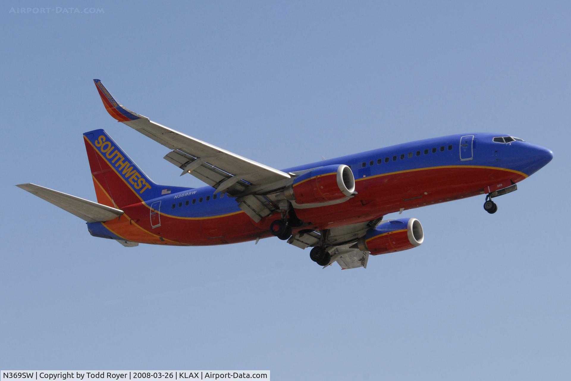 N369SW, 1993 Boeing 737-3H4 C/N 26580, Landing 24R at LAX