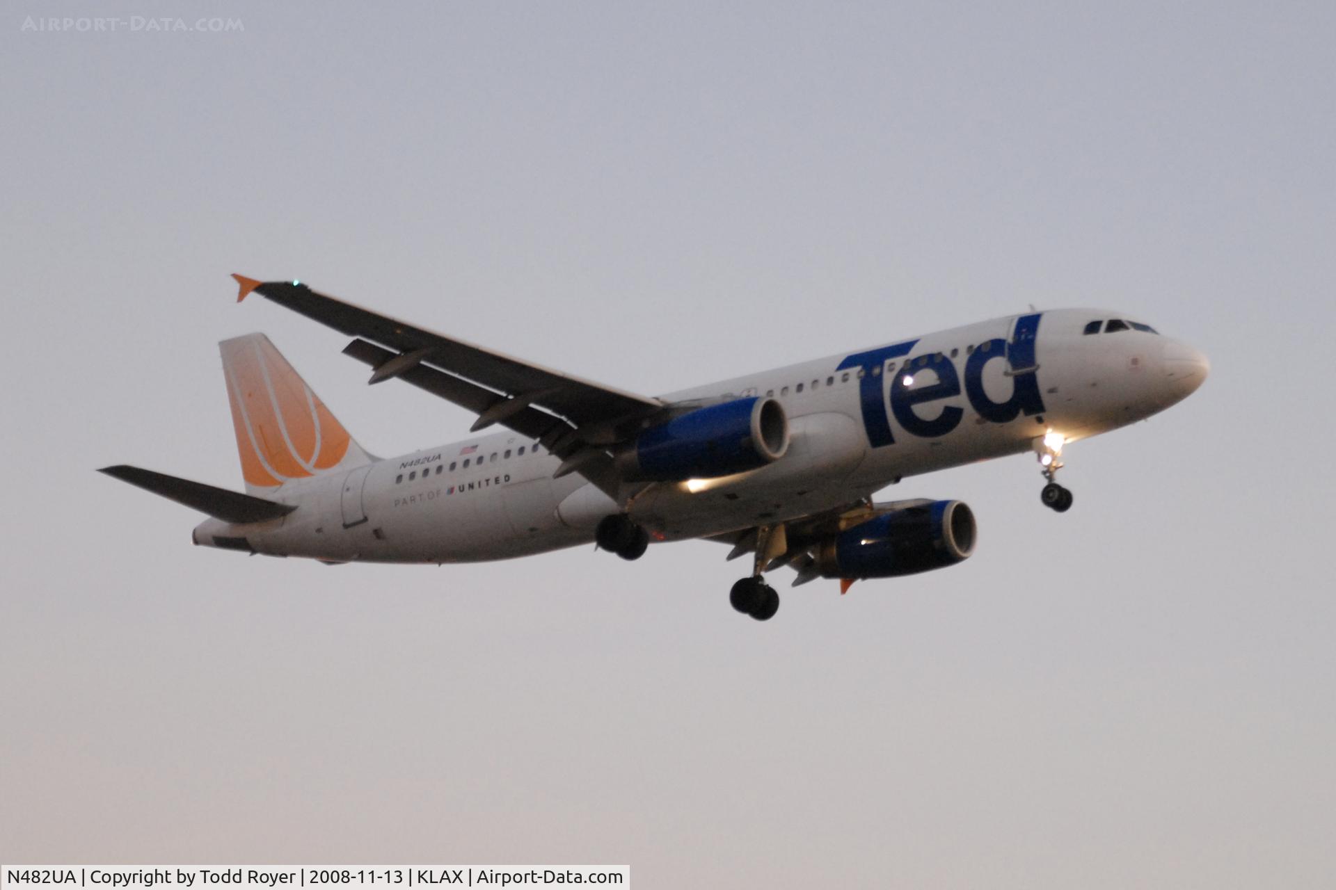 N482UA, 2001 Airbus A320-232 C/N 1584, Landing 24R at LAX, taken well after sunset.