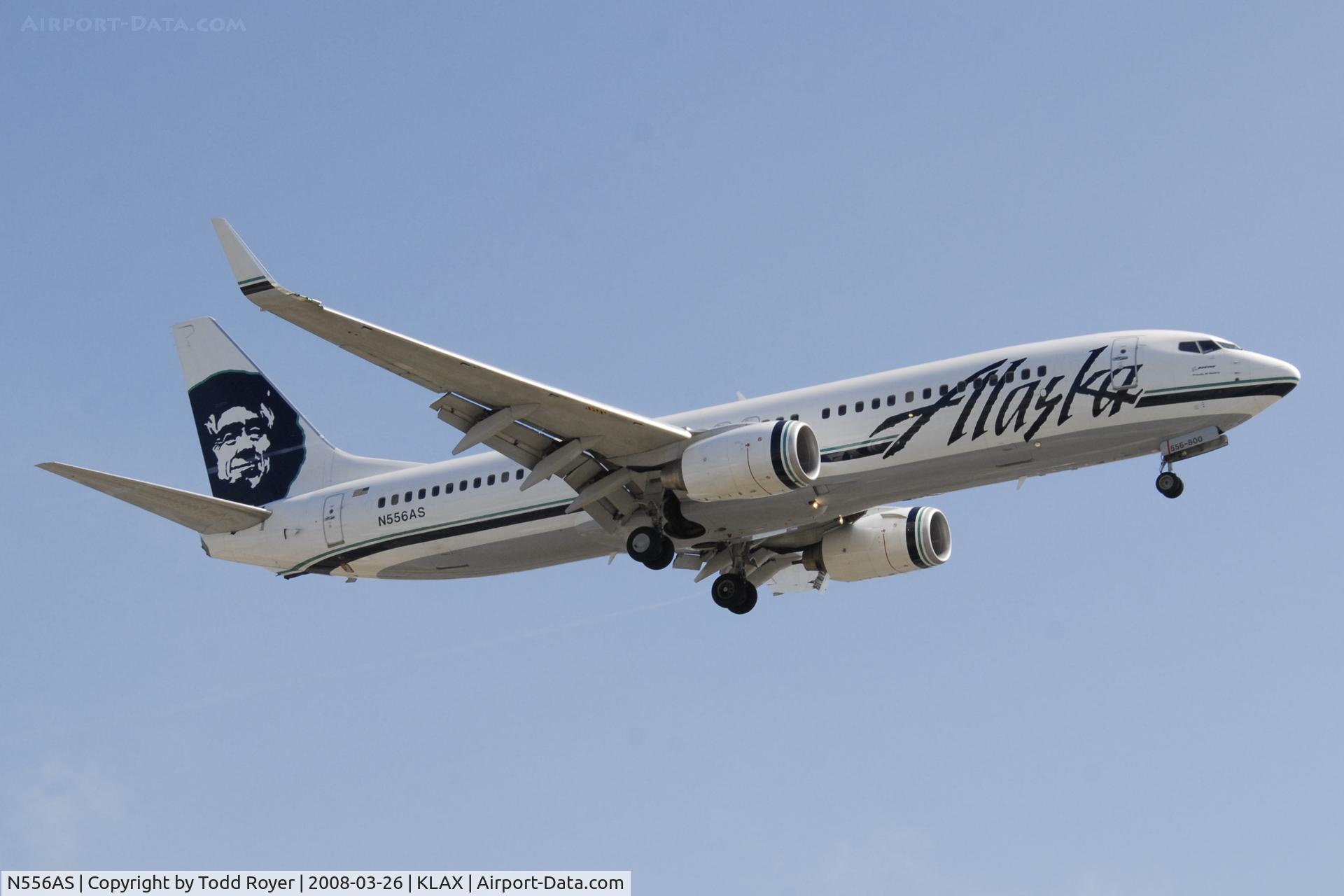 N556AS, 2006 Boeing 737-890 C/N 35175, Landing 24R at LAX