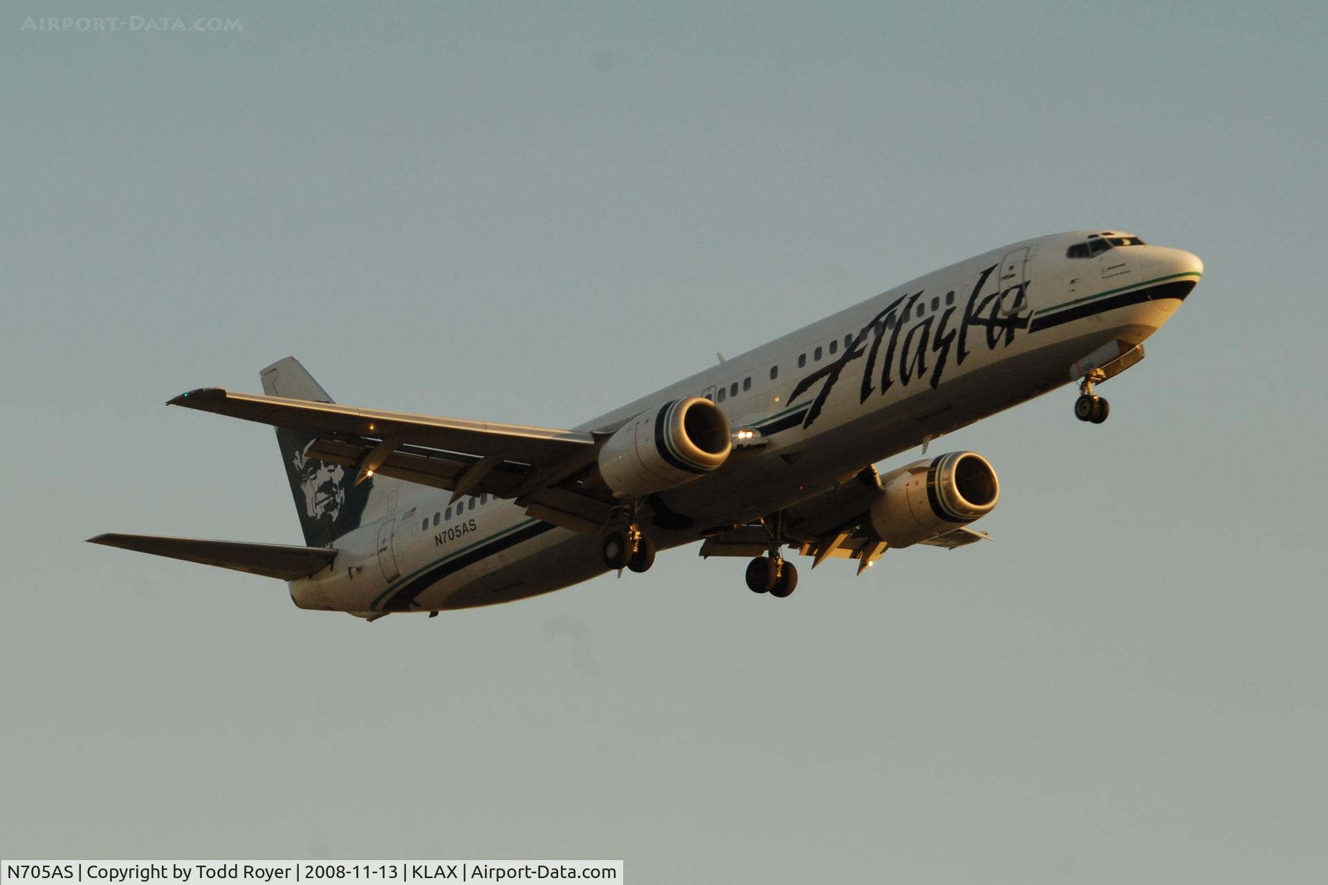 N705AS, 1998 Boeing 737-490 C/N 29318, Landing 24R at LAX