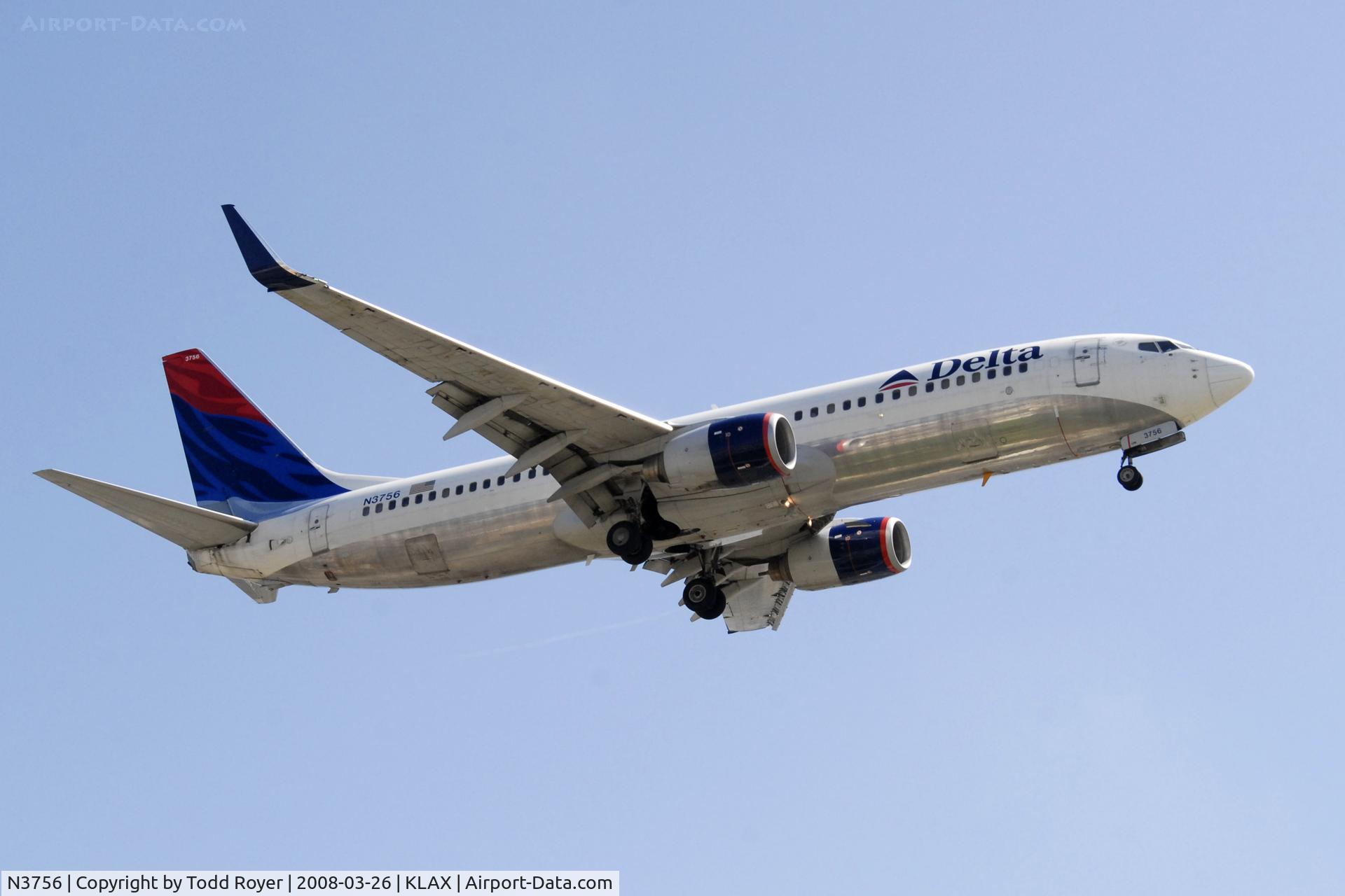 N3756, 2001 Boeing 737-832 C/N 30493, Landing 24R at LAX