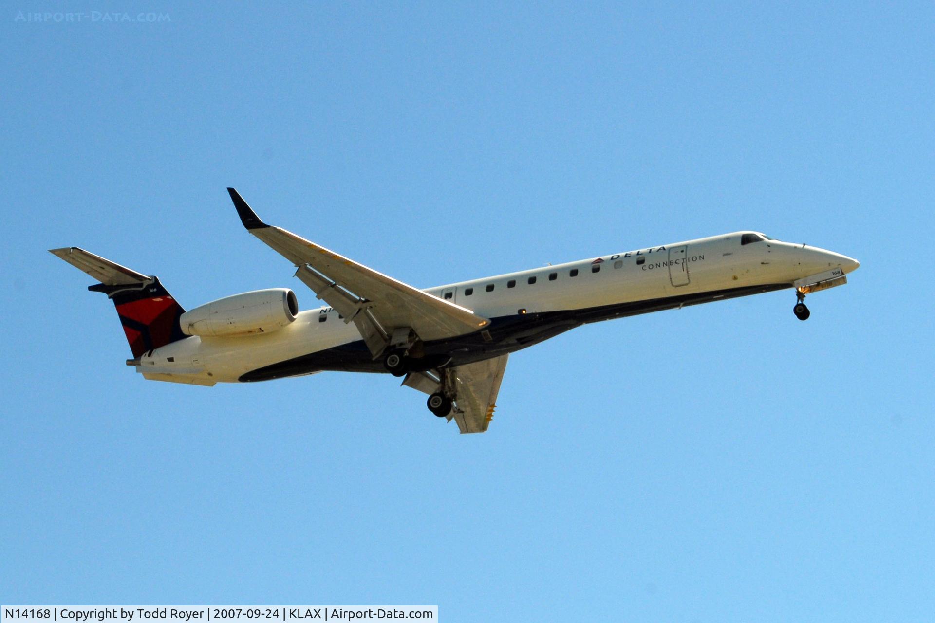 N14168, 2004 Embraer ERJ-145XR (EMB-145XR) C/N 14500840, Landing 24R at LAX
