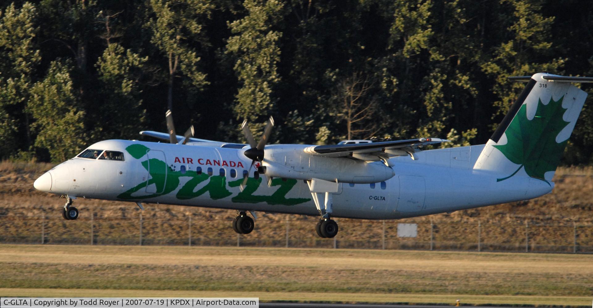 C-GLTA, 1989 De Havilland Canada DHC-8-301 Dash 8 C/N 154, Landing 28R at PDX
