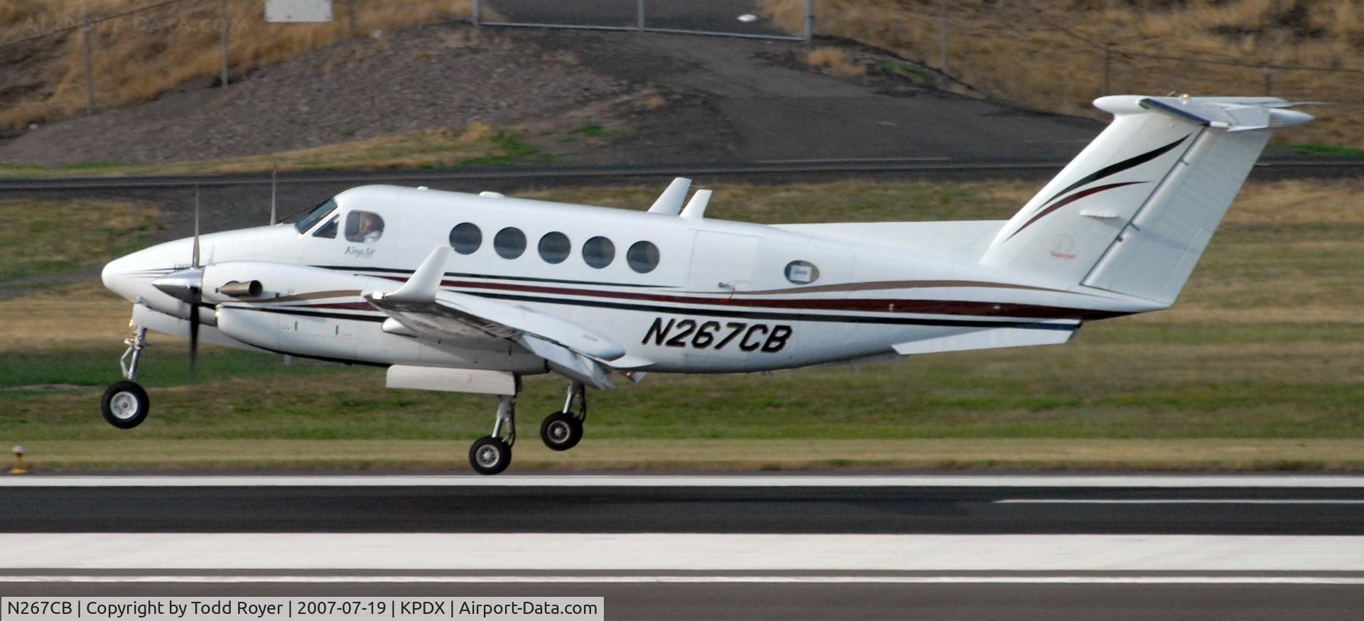 N267CB, 2004 Raytheon Aircraft Company B200 C/N BB-1873, Landing 28R at PDX