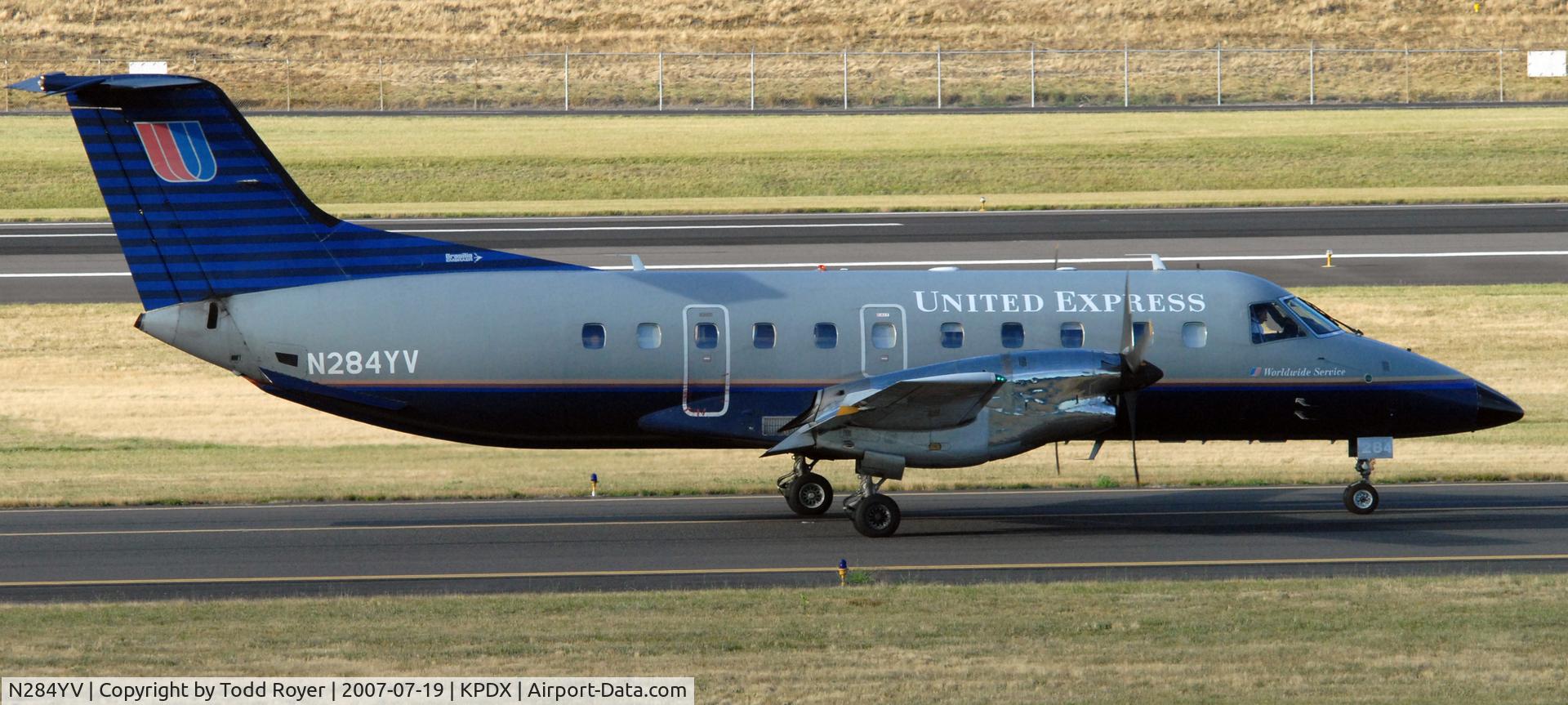N284YV, 1994 Embraer EMB-120ER Brasilia C/N 120.284, Taxi for departure