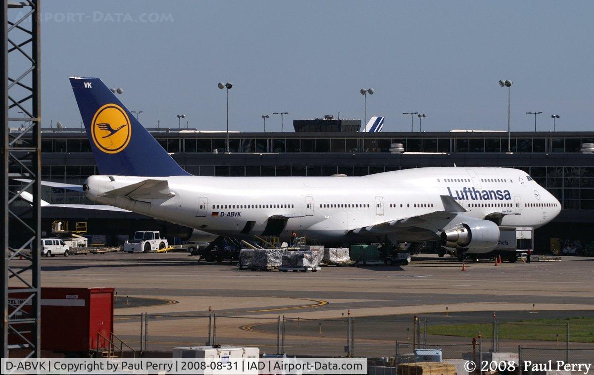 D-ABVK, 1991 Boeing 747-430 C/N 25046, Getting loaded at the gate