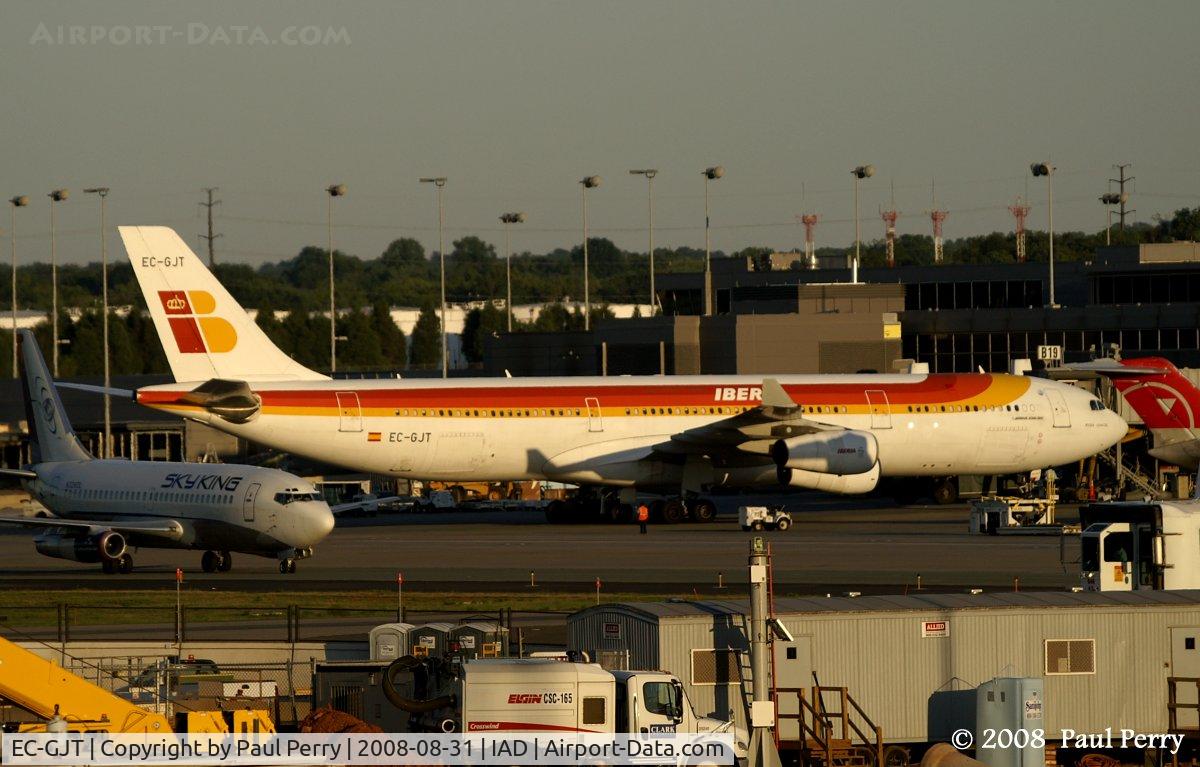 EC-GJT, 1996 Airbus A340-313 C/N 145, Fresh arrival, moving to the gate
