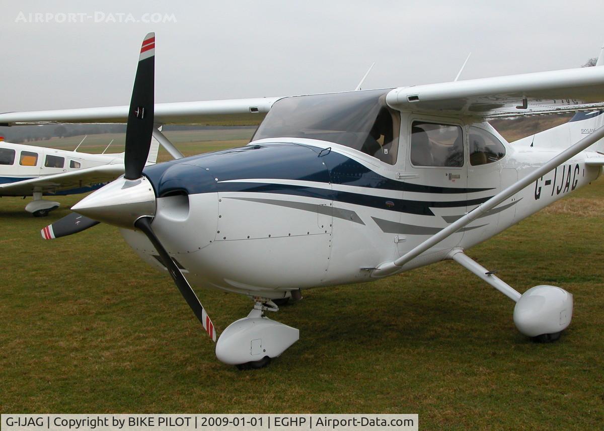 G-IJAG, 2005 Cessna 182T Skylane C/N 18281683, NICE LOOKING 182 NEW YEARS DAY FLY-IN