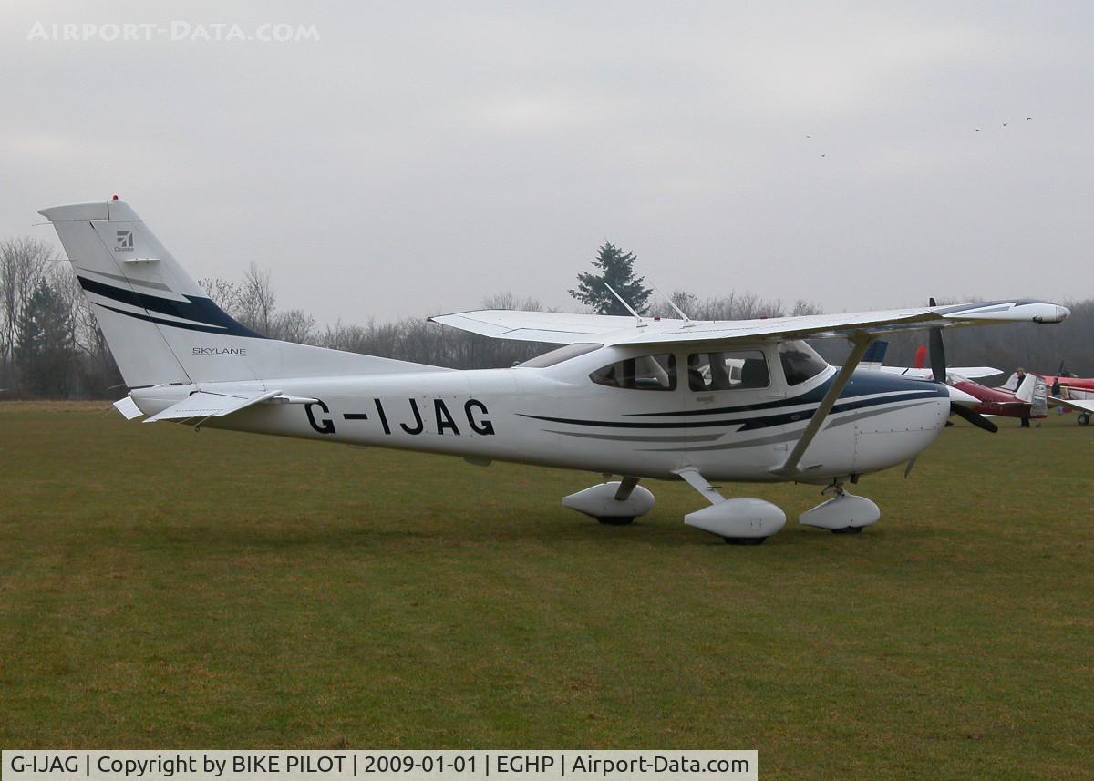 G-IJAG, 2005 Cessna 182T Skylane C/N 18281683, NICE LOOKING 182 NEW YEARS DAY FLY-IN
