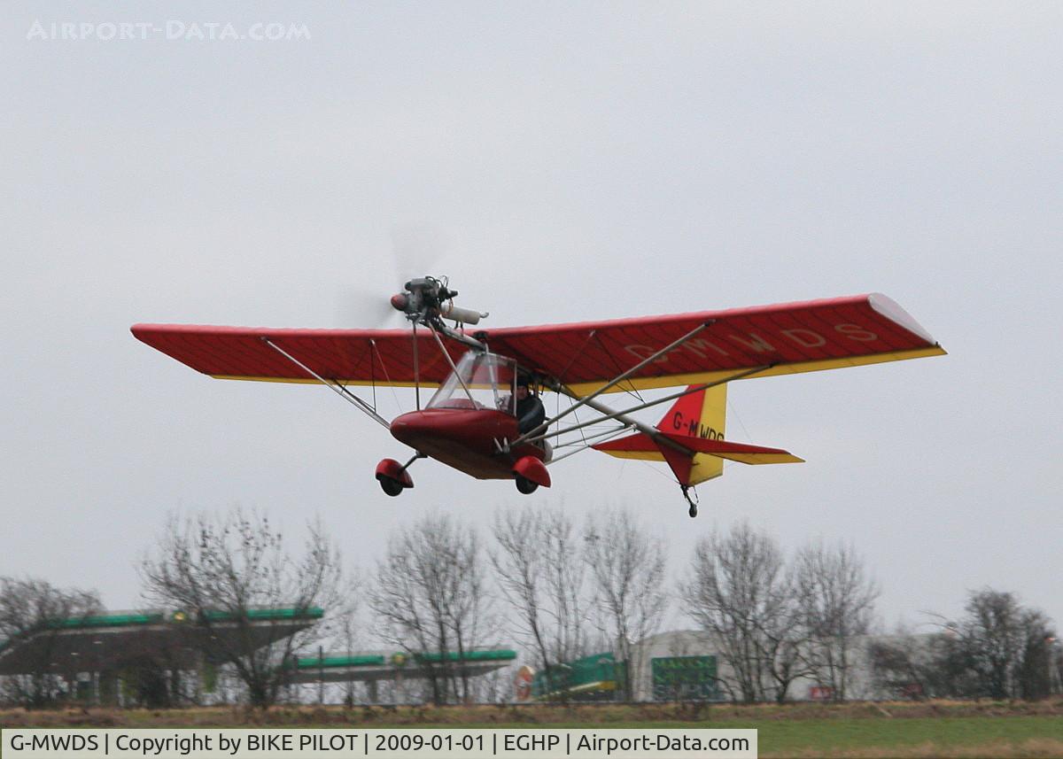 G-MWDS, 1989 Thruster T300 C/N 089-T300-395, DEPARTING RWY 03 NEW YEARS DAY FLY-IN