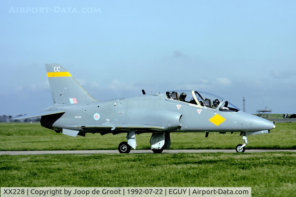 XX228, 1978 Hawker Siddeley Hawk T.1 C/N 064/312064, In 1992 100 squadron received its first Hawks. XX228 had the basic badge applied, but the darker parts still had to be applied.