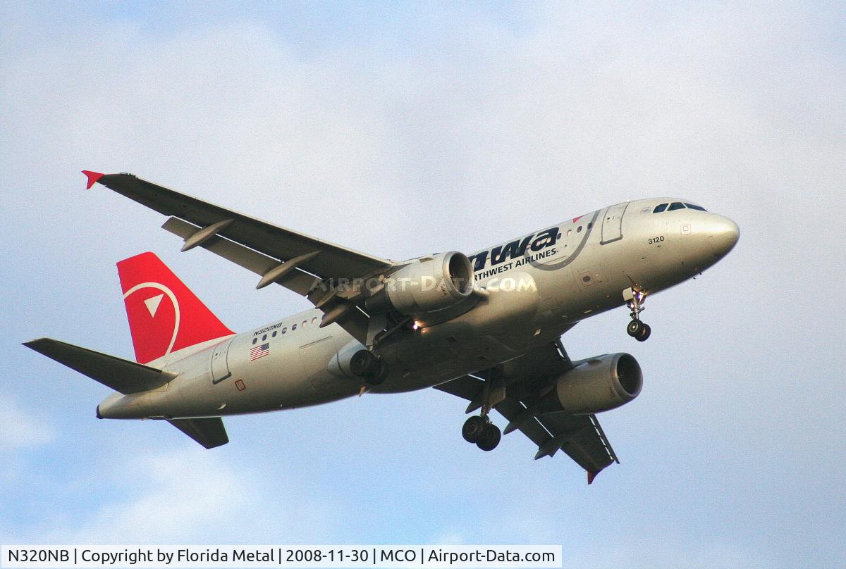 N320NB, 2000 Airbus A319-114 C/N 1392, Northwest A319