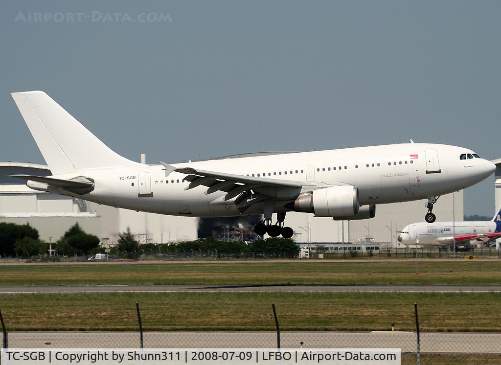 TC-SGB, 1990 Airbus A310-304 C/N 562, Landing rwy 14R for Air Algerie