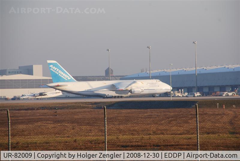 UR-82009, 1987 Antonov An-124-100M-150 Ruslan C/N 19530501007, The light-blue one