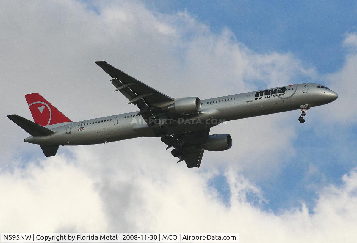 N595NW, 2003 Boeing 757-351 C/N 32995, Northwest 757-300