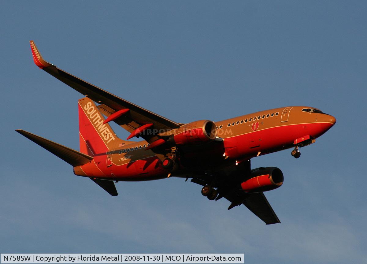N758SW, 1999 Boeing 737-7H4 C/N 27873, Southwest 737-700