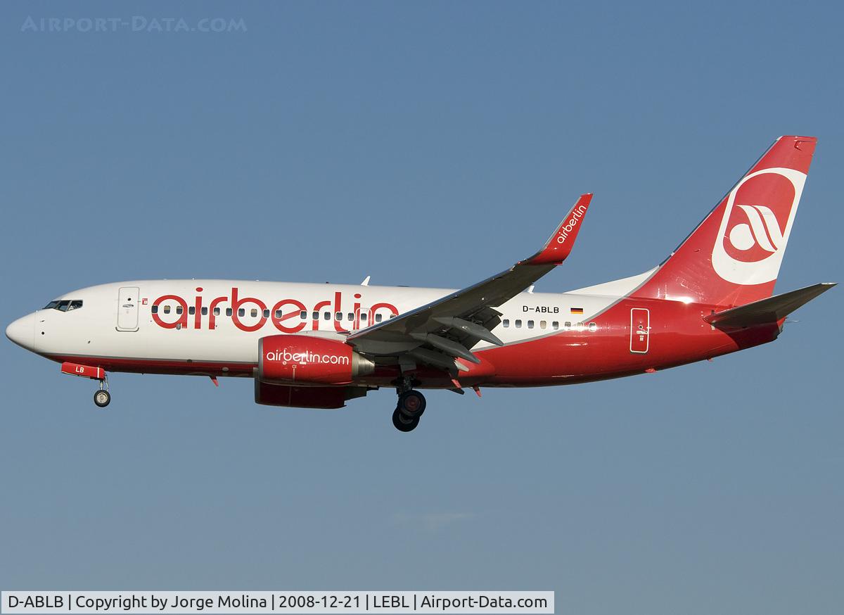 D-ABLB, 2008 Boeing 737-76J C/N 36115, Clear to land RWY 25R.