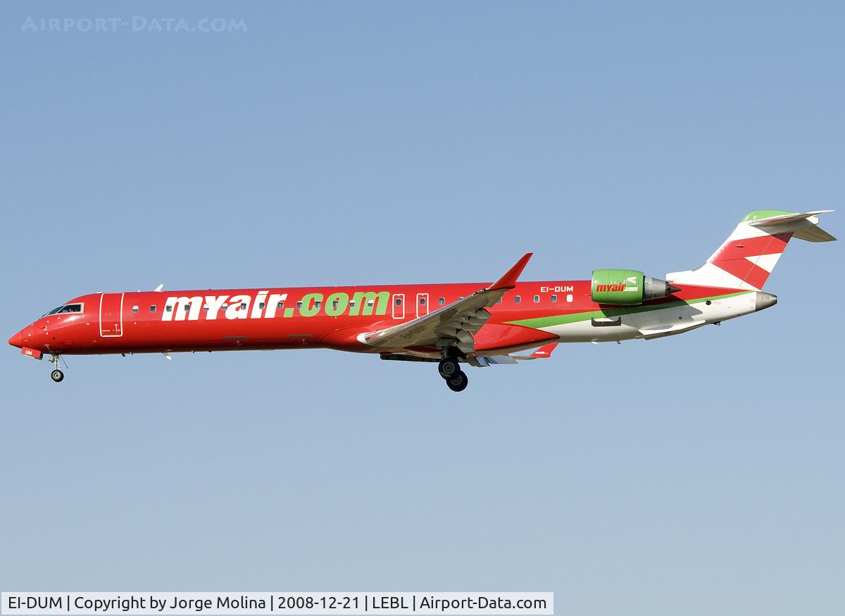 EI-DUM, 2006 Canadair CRJ-900LR (CL-600-2D24) C/N 15103, Clear to land RWY 25R.