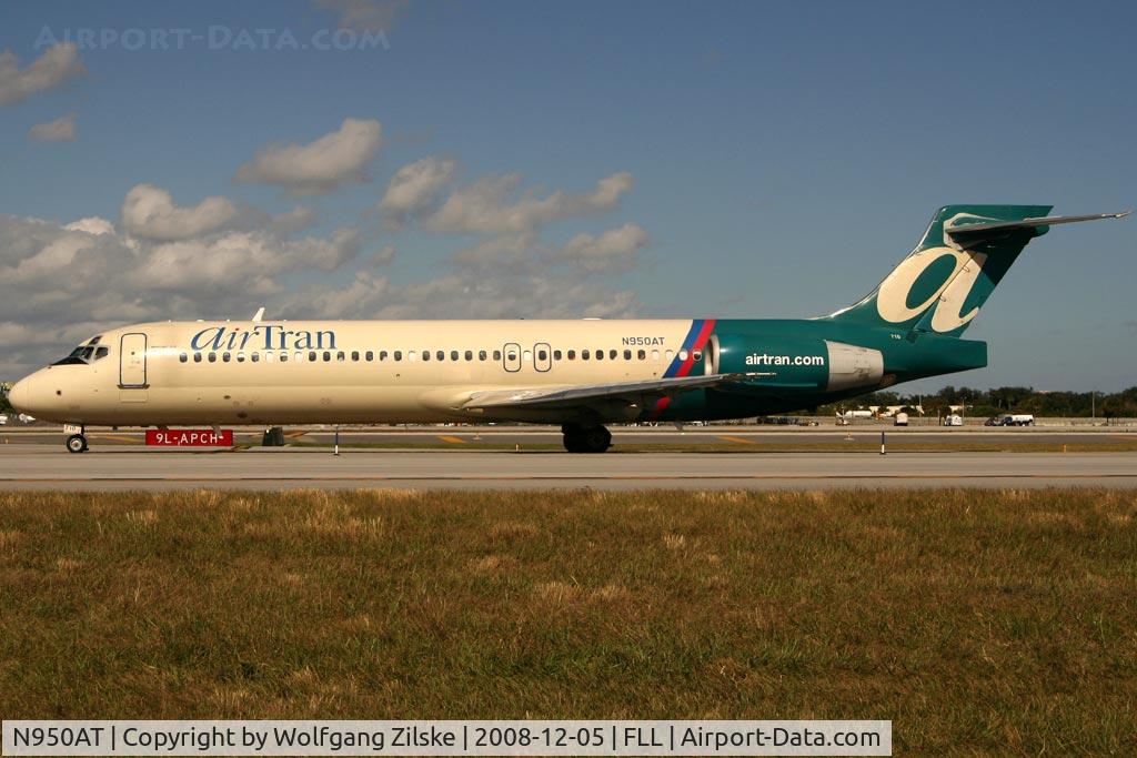 N950AT, 2000 Boeing 717-200 C/N 55012, visitor
