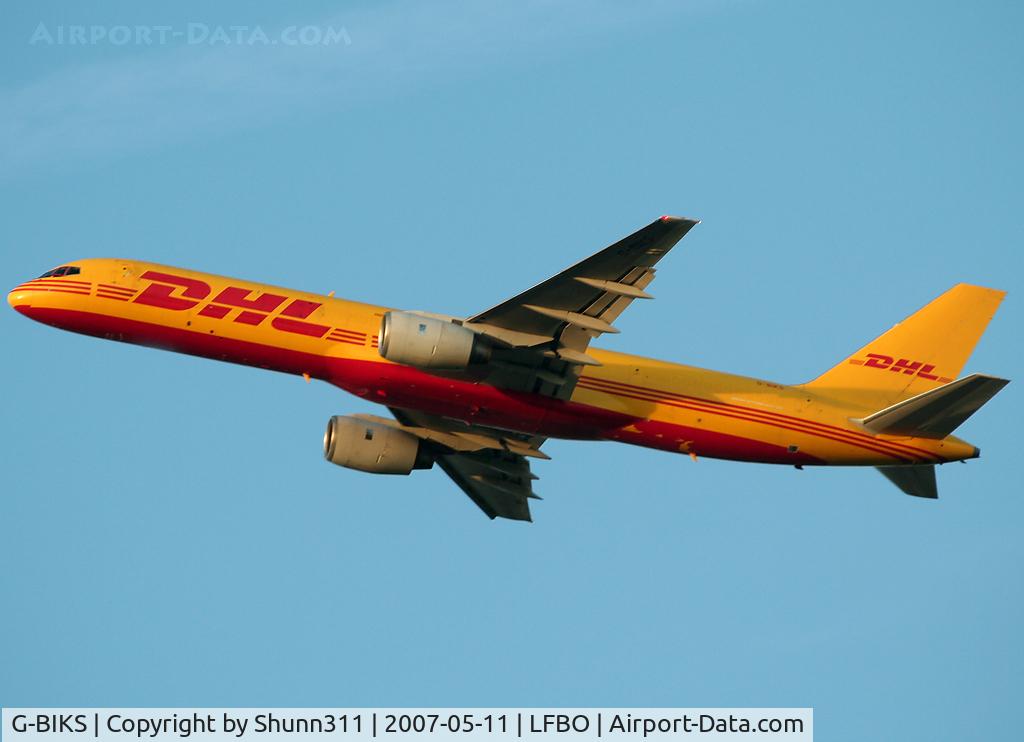 G-BIKS, 1985 Boeing 757-236/SF C/N 22190, On take off to BRU