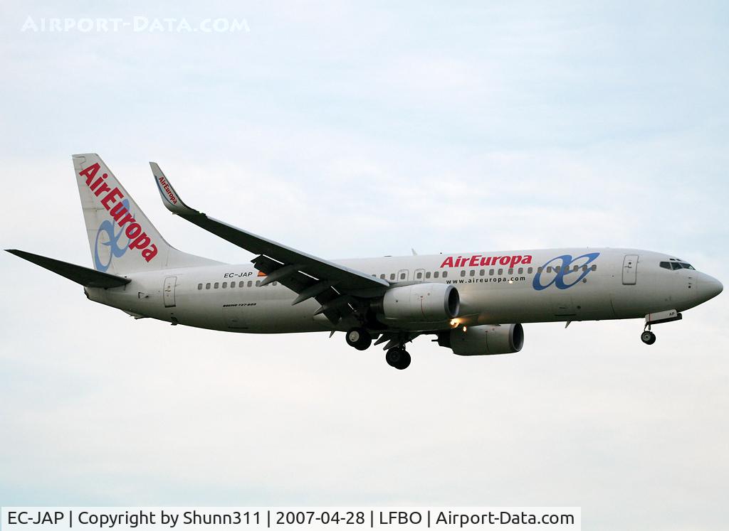 EC-JAP, 2004 Boeing 737-85P C/N 33971, Landing rwy 14R