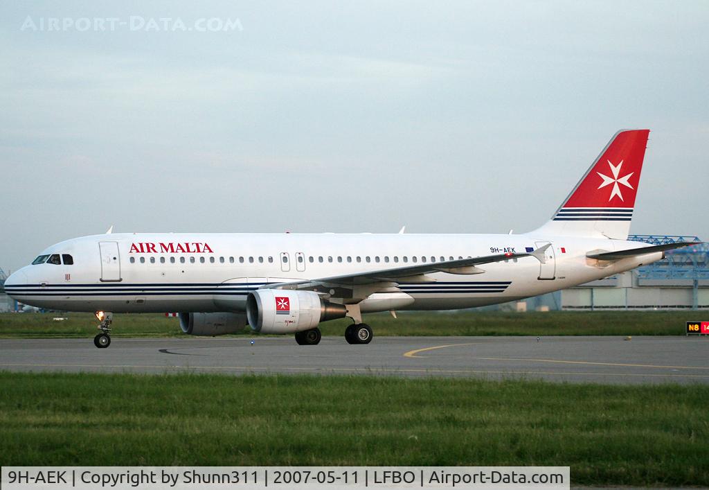 9H-AEK, 2004 Airbus A320-211 C/N 2291, Arriving from fllight and rolling to the terminal