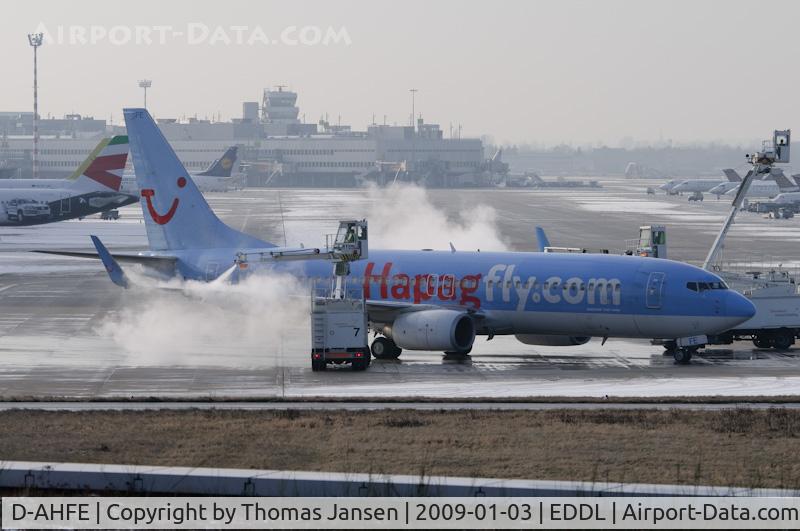D-AHFE, 1998 Boeing 737-8K5 C/N 27979, De-Icing in Dusseldorf