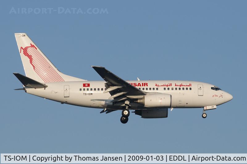 TS-IOM, 1999 Boeing 737-6H3 C/N 29498, Approach in Duesseldorf
