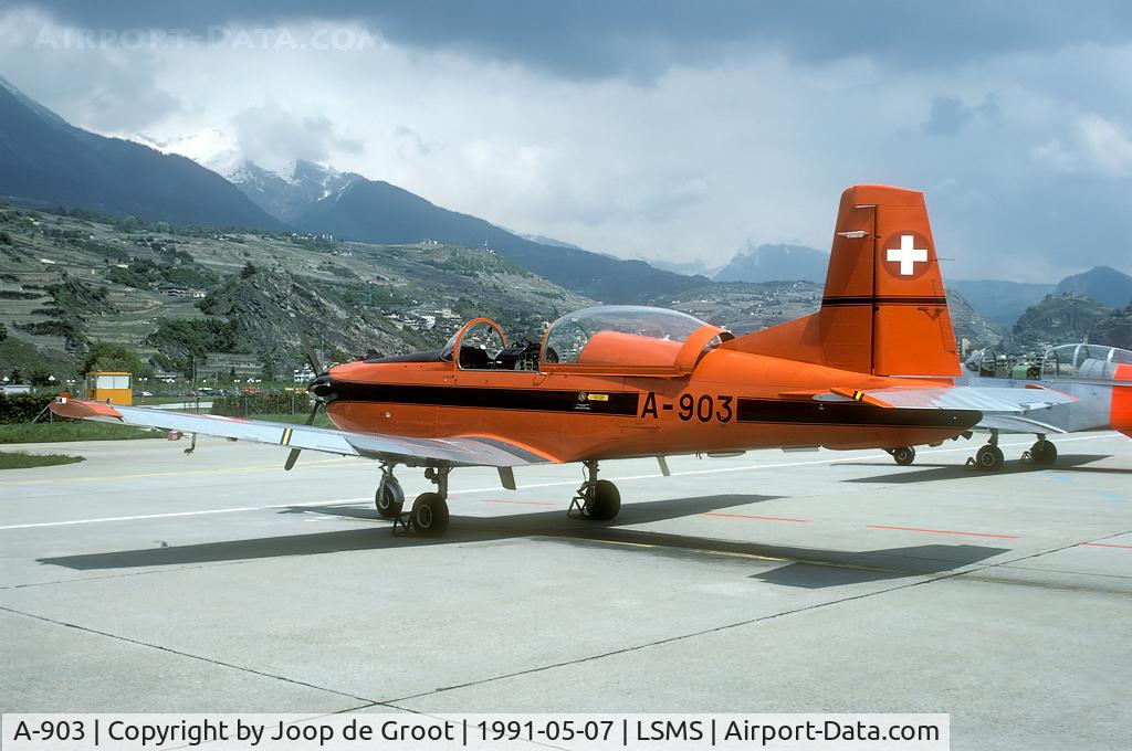 A-903, 1979 Pilatus PC-7 Turbo Trainer C/N 137, Thanks to the base commander we got acces to the flightlines to take our pictures. It was great to walk around freely.