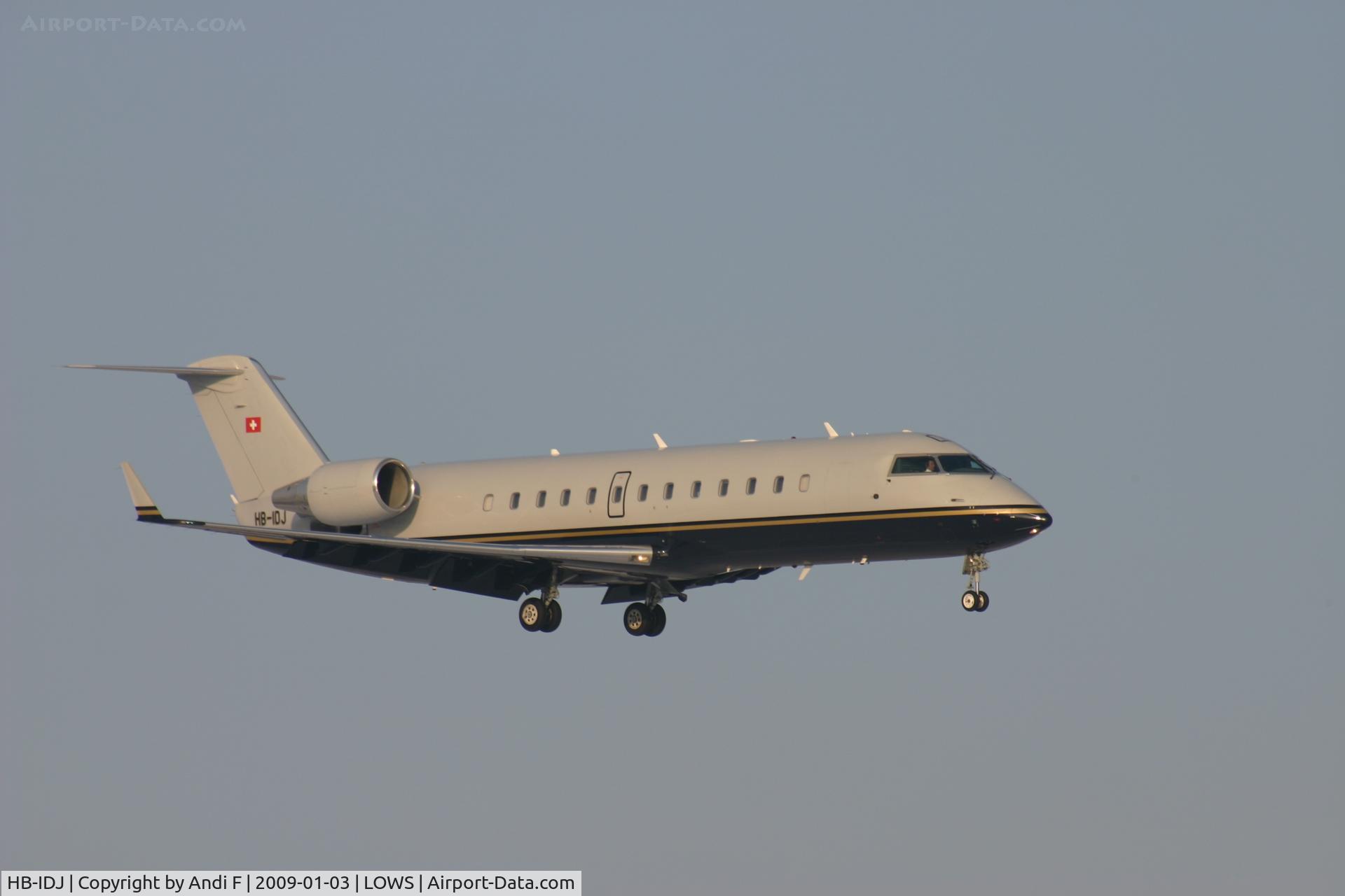 HB-IDJ, Canadair CRJ-100SE (CL-600-2B19) C/N 7136, Bad Light