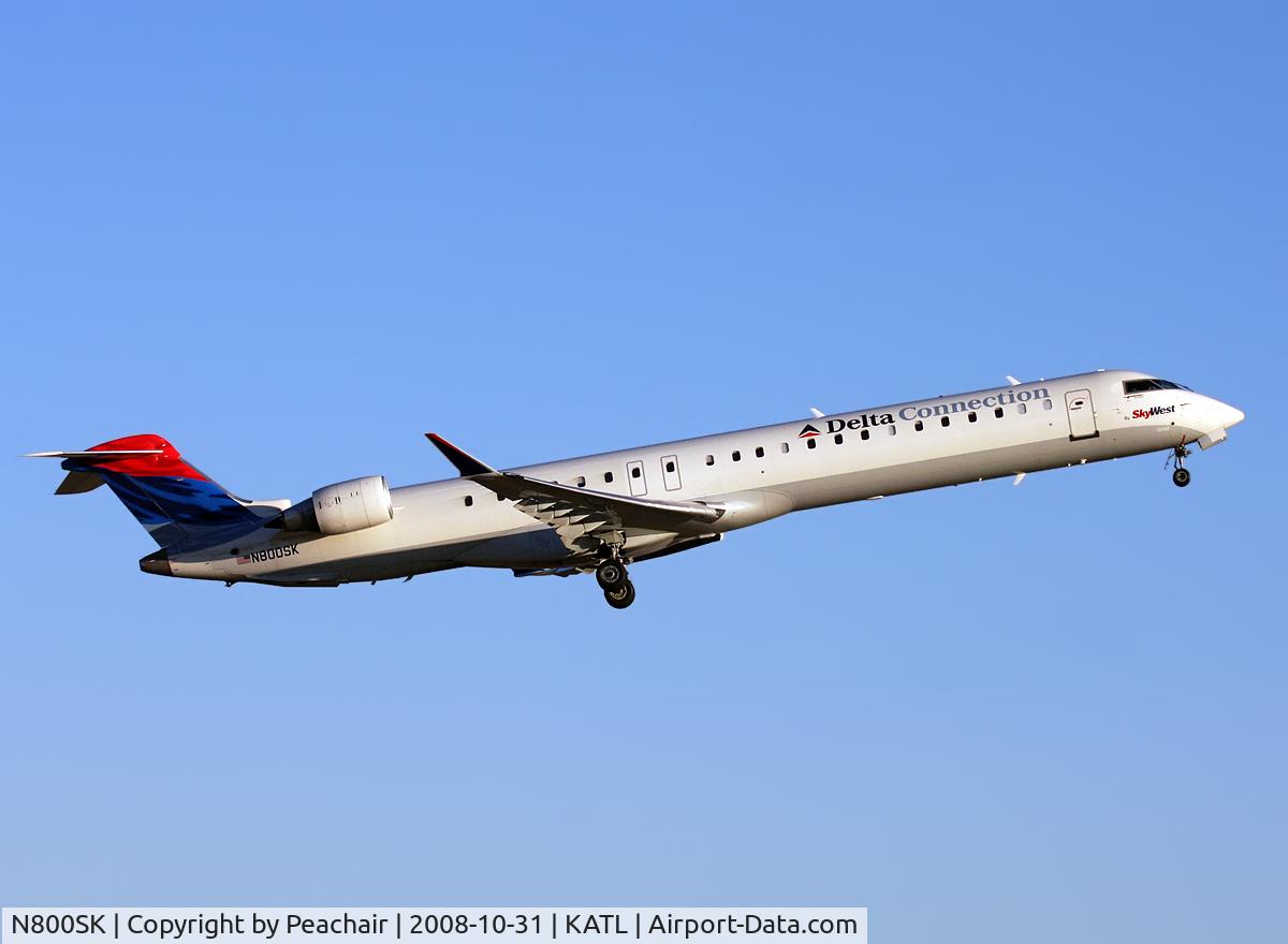 N800SK, 2006 Bombardier CRJ-900ER (CL-600-2D24) C/N 15060, Departing 8R for KBUF