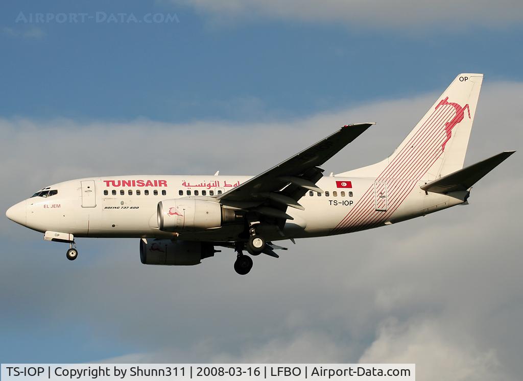 TS-IOP, 2000 Boeing 737-6H3 C/N 29500, Landing rwy 32L