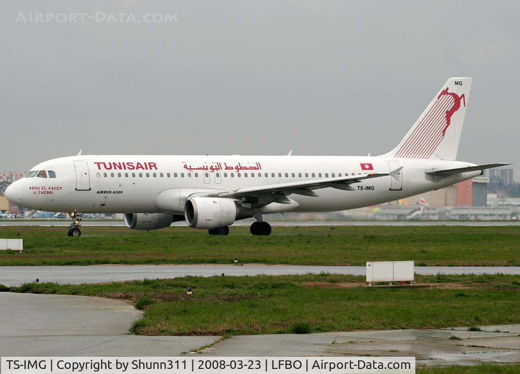 TS-IMG, 1992 Airbus A320-211 C/N 0390, Rolling holding point rwy 32R for departure...