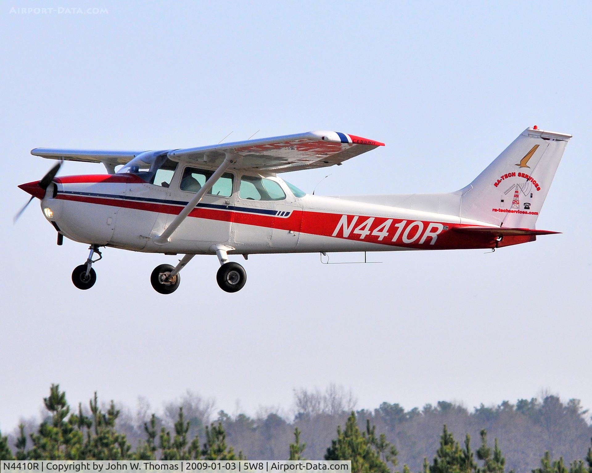 N4410R, 1974 Cessna 172M C/N 17263159, Departing runway 4