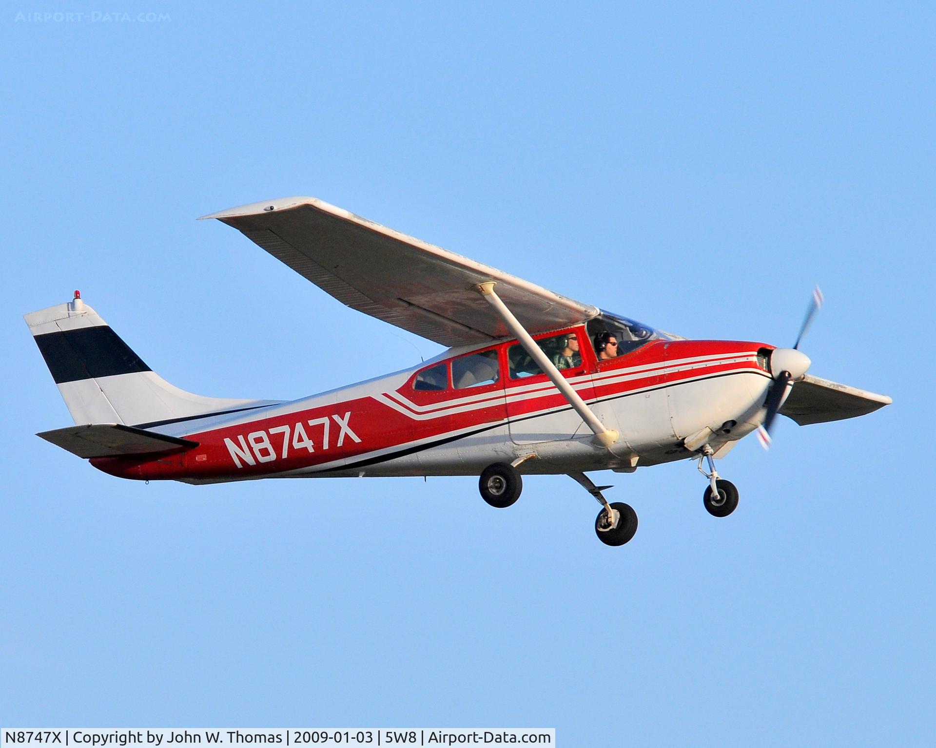 N8747X, 1960 Cessna 182D Skylane C/N 18253147, Departing runway 22