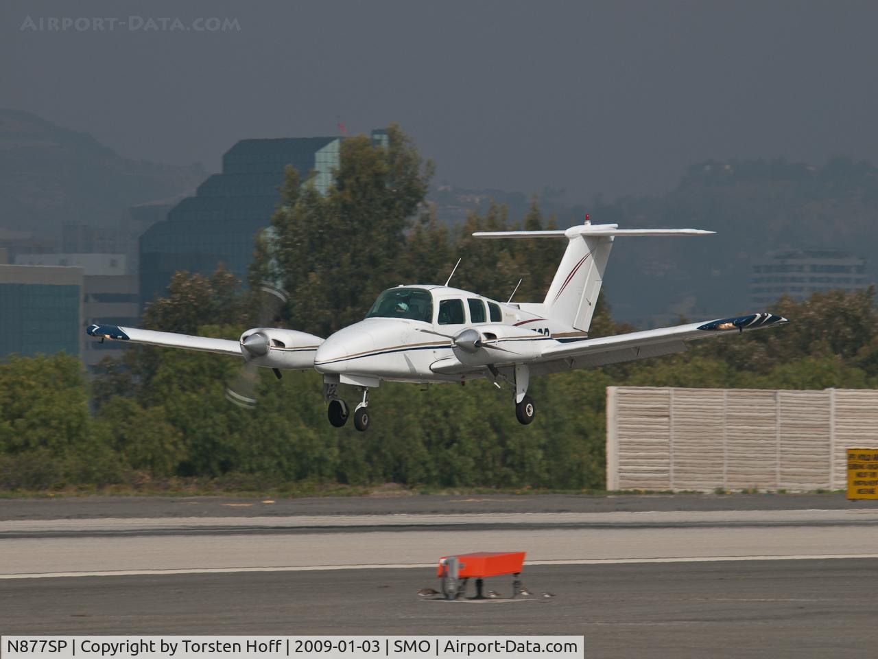 N877SP, 1980 Beech 76 Duchess C/N ME-310, N877SP arriving on RWY 21 with the left engine shut down and the prop feathered