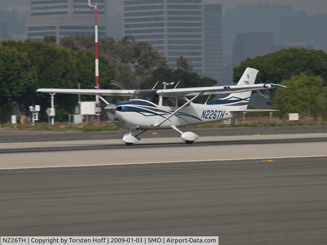 N226TH, 2007 Cessna T182T Turbo Skylane C/N T18208796, N226TH departing from RWY 21