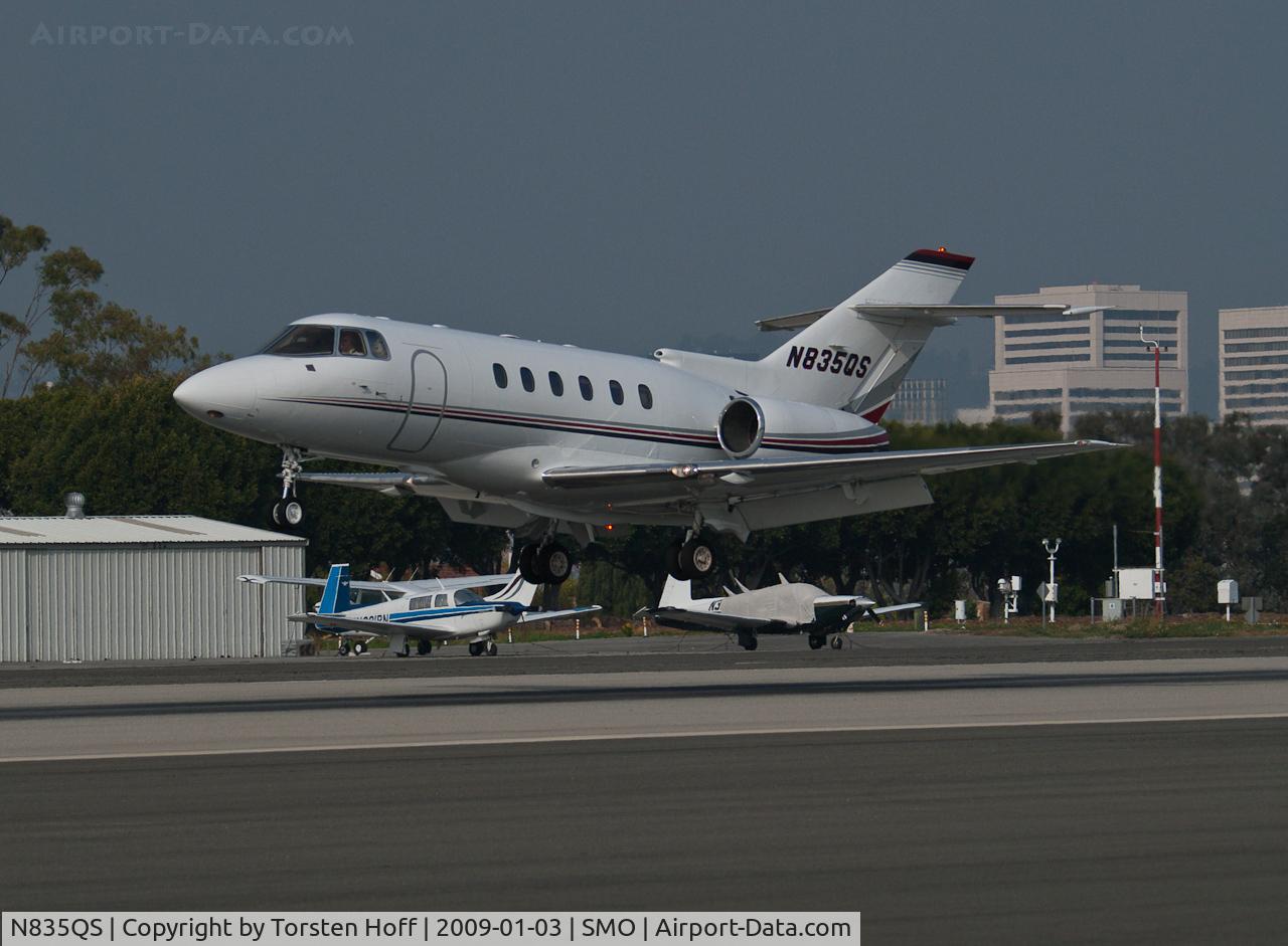 N835QS, 2000 Raytheon Hawker 800XP C/N 258505, N835QS arriving on RWY 21