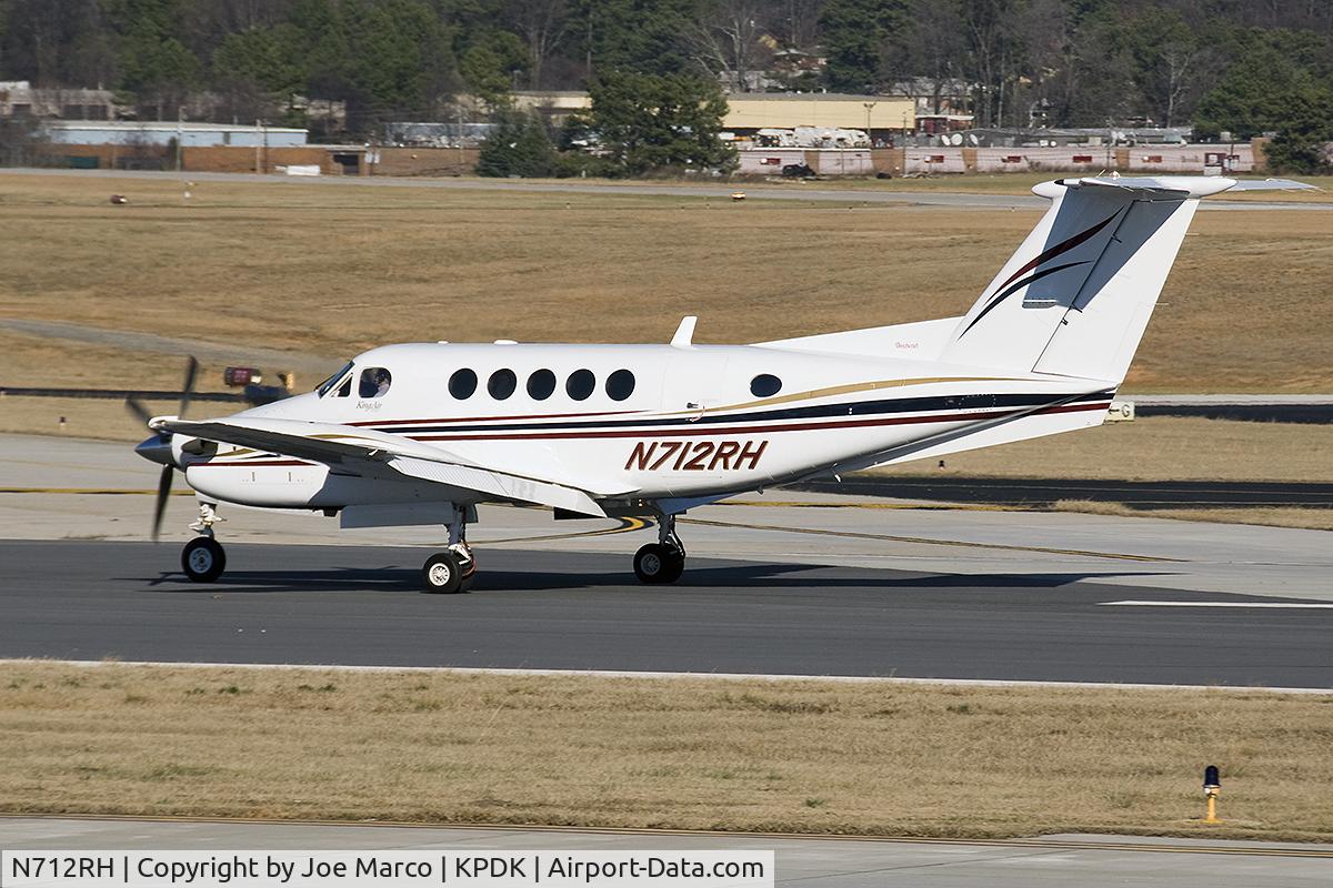 N712RH, Raytheon B200 King Air C/N BB-1839, @ PDK