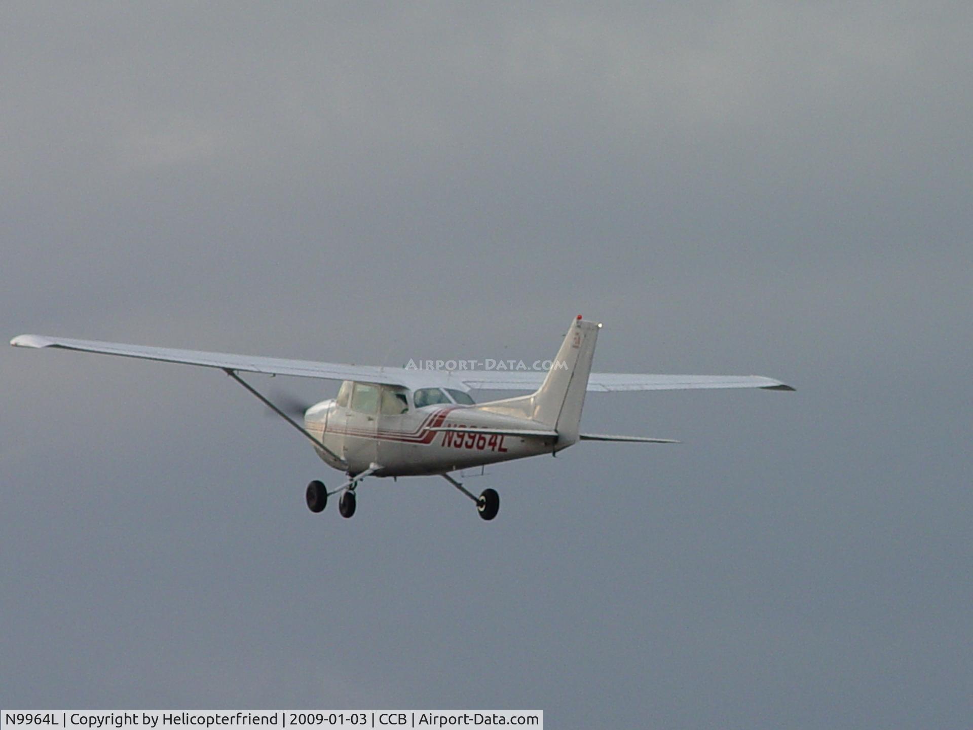 N9964L, 1986 Cessna 172P C/N 17276652, Throttling up and out at Cable