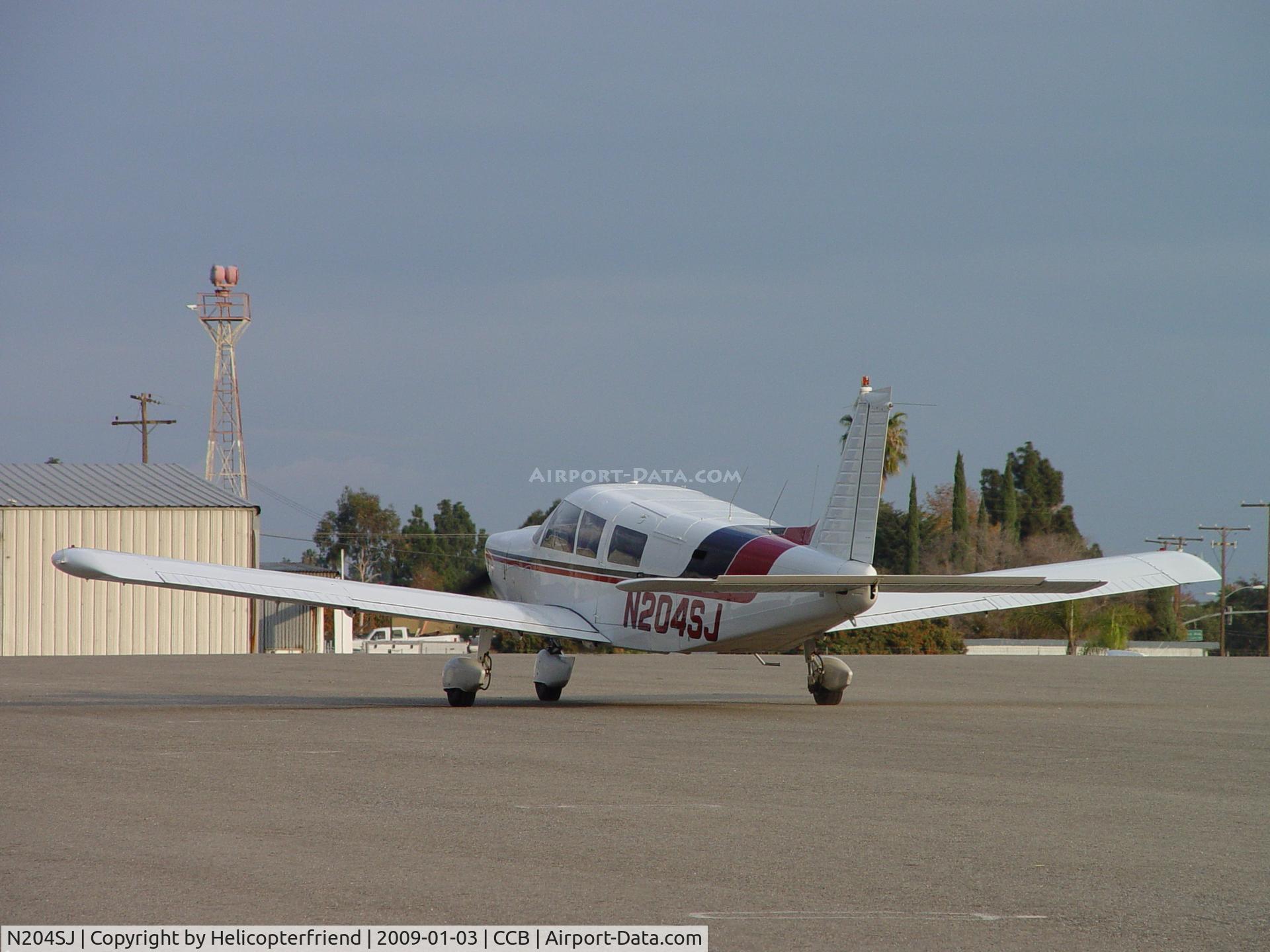 N204SJ, 1972 Piper PA-32-300 Cherokee Six Cherokee Six C/N 32-7240097, Enroute to runway
