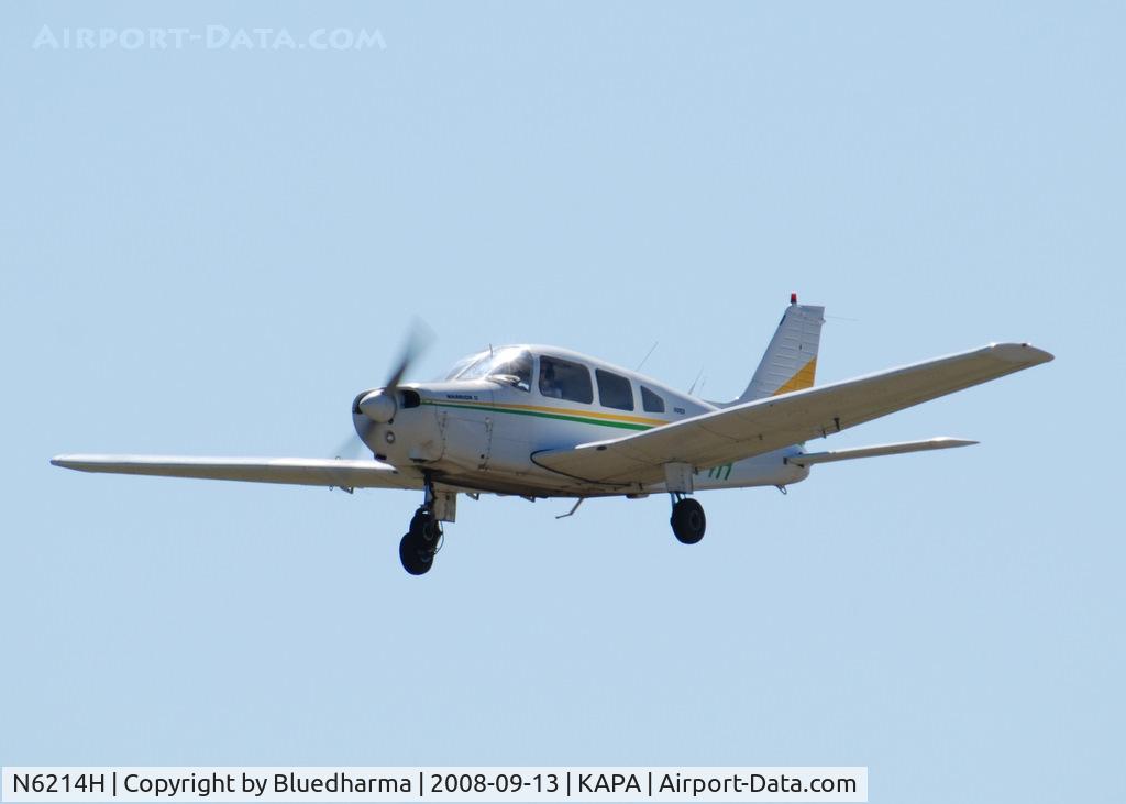 N6214H, 1977 Piper PA-28-161 C/N 28-7816236, Touch and Go on 35L.