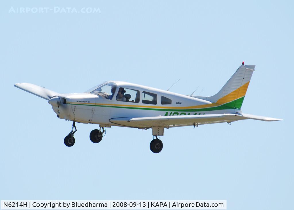 N6214H, 1977 Piper PA-28-161 C/N 28-7816236, Touch and Go on 35L.