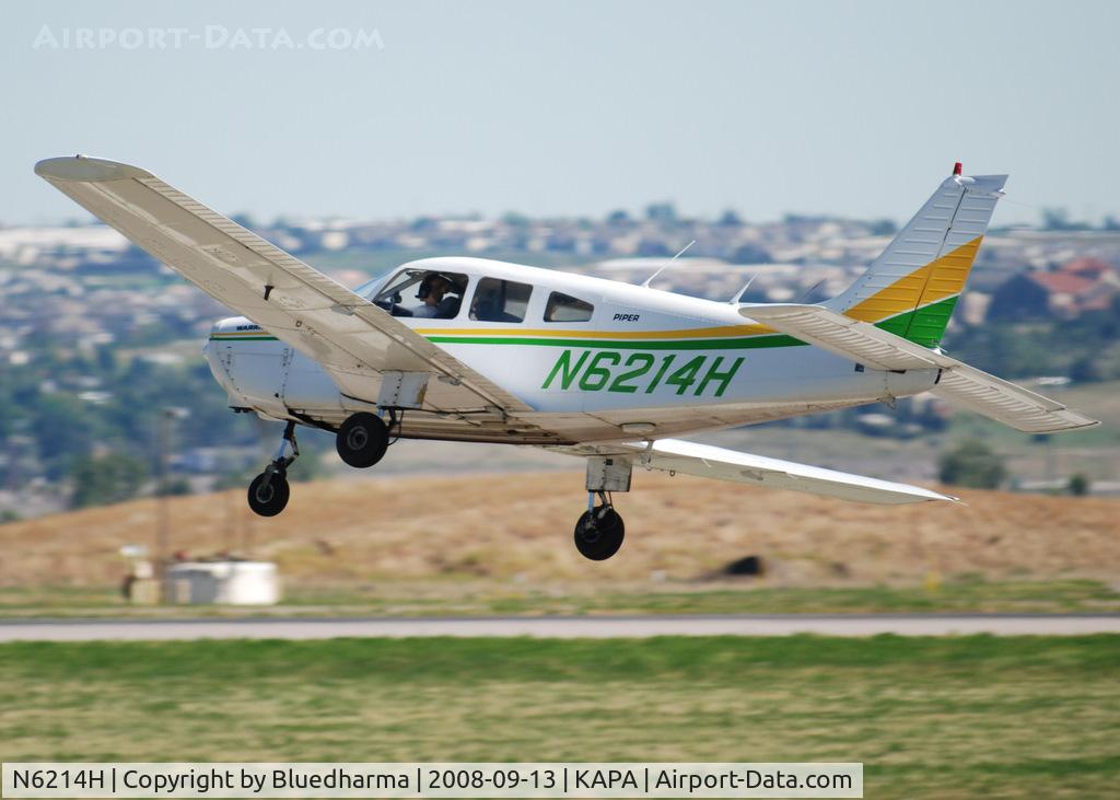 N6214H, 1977 Piper PA-28-161 C/N 28-7816236, Touch and Go on 35L.