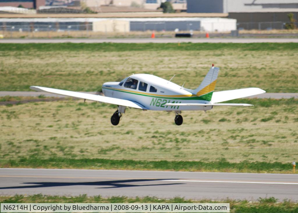 N6214H, 1977 Piper PA-28-161 C/N 28-7816236, Touch and Go on 35L.
