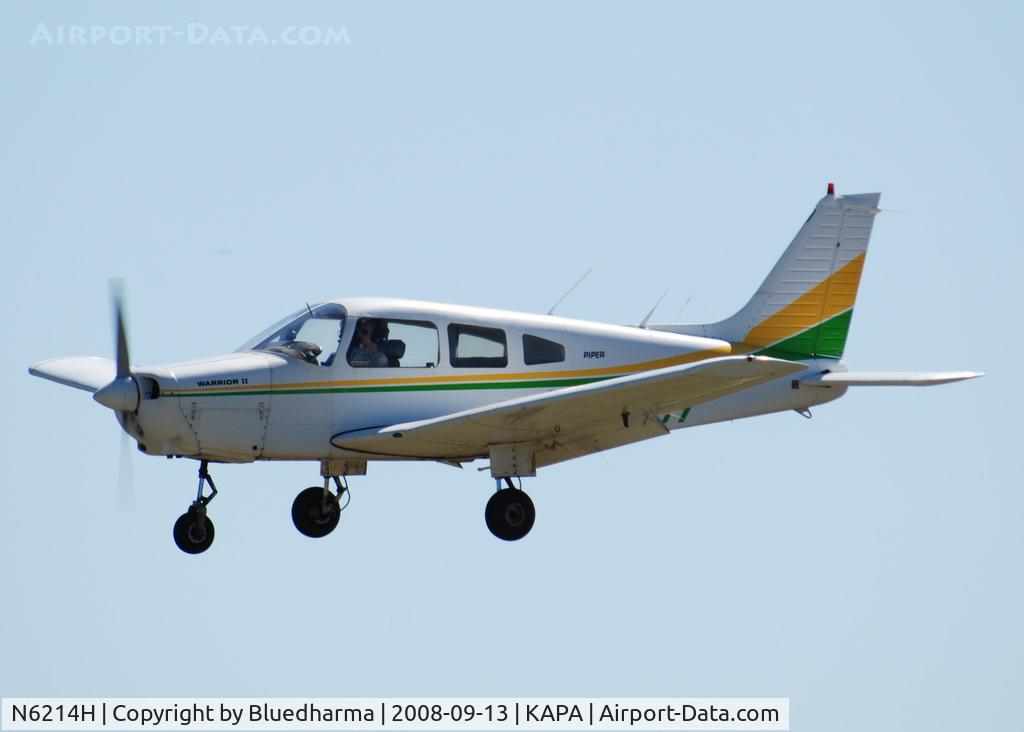 N6214H, 1977 Piper PA-28-161 C/N 28-7816236, Touch and Go on 35L.