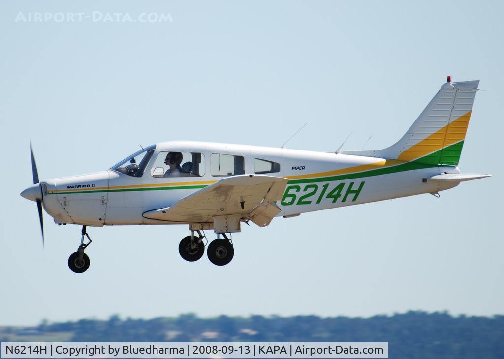 N6214H, 1977 Piper PA-28-161 C/N 28-7816236, Touch and Go on 35L.