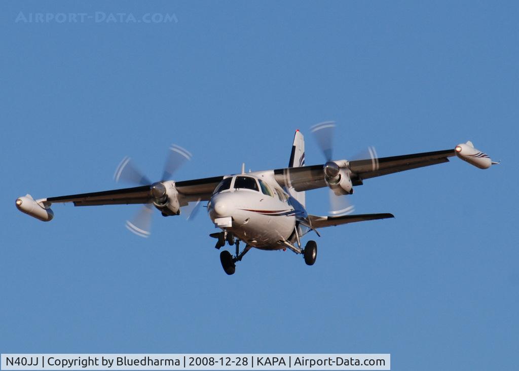 N40JJ, Mitsubishi MU-2B-26A C/N 383, On final approach to 17L.