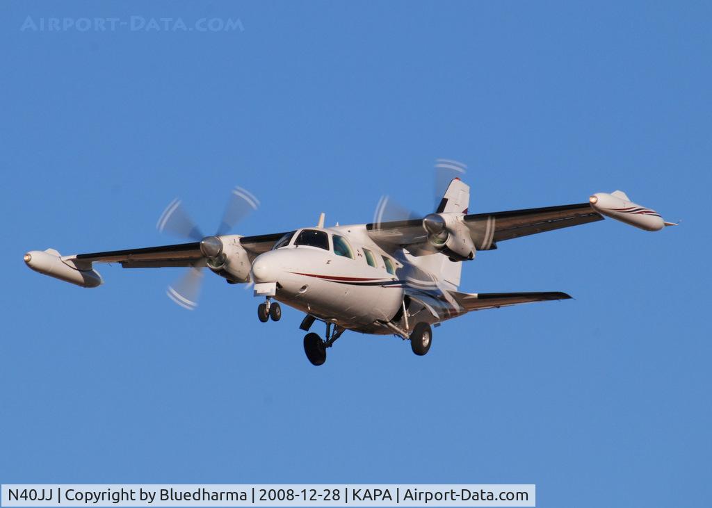 N40JJ, Mitsubishi MU-2B-26A C/N 383, On final approach to 17L.